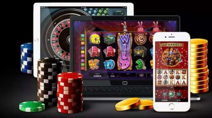 Antarmuka permainan Mega Sevens di platform aroma toto dengan gulungan slot klasik dan tombol kontrol